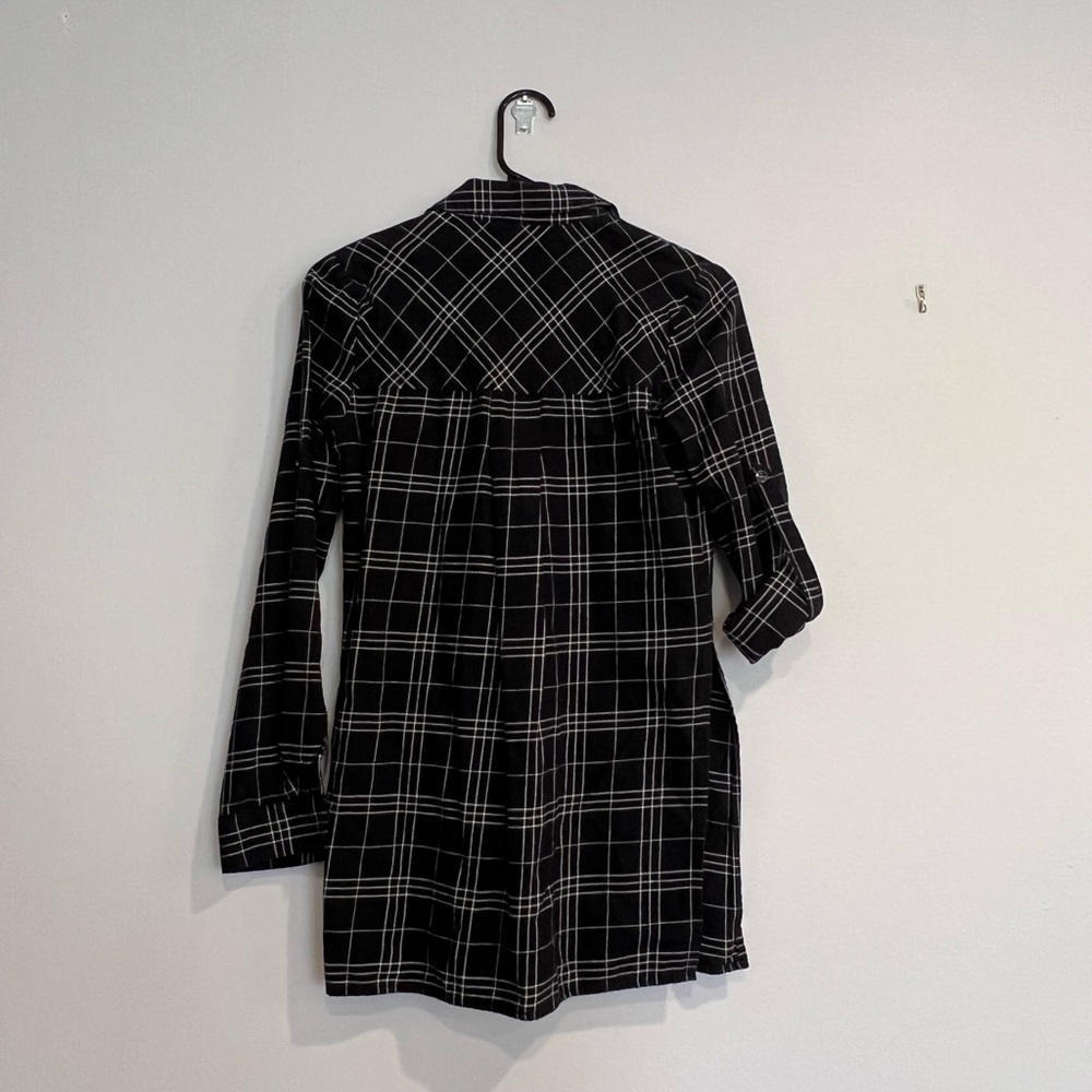 BCBG plaid button down shirt with slits | xxs